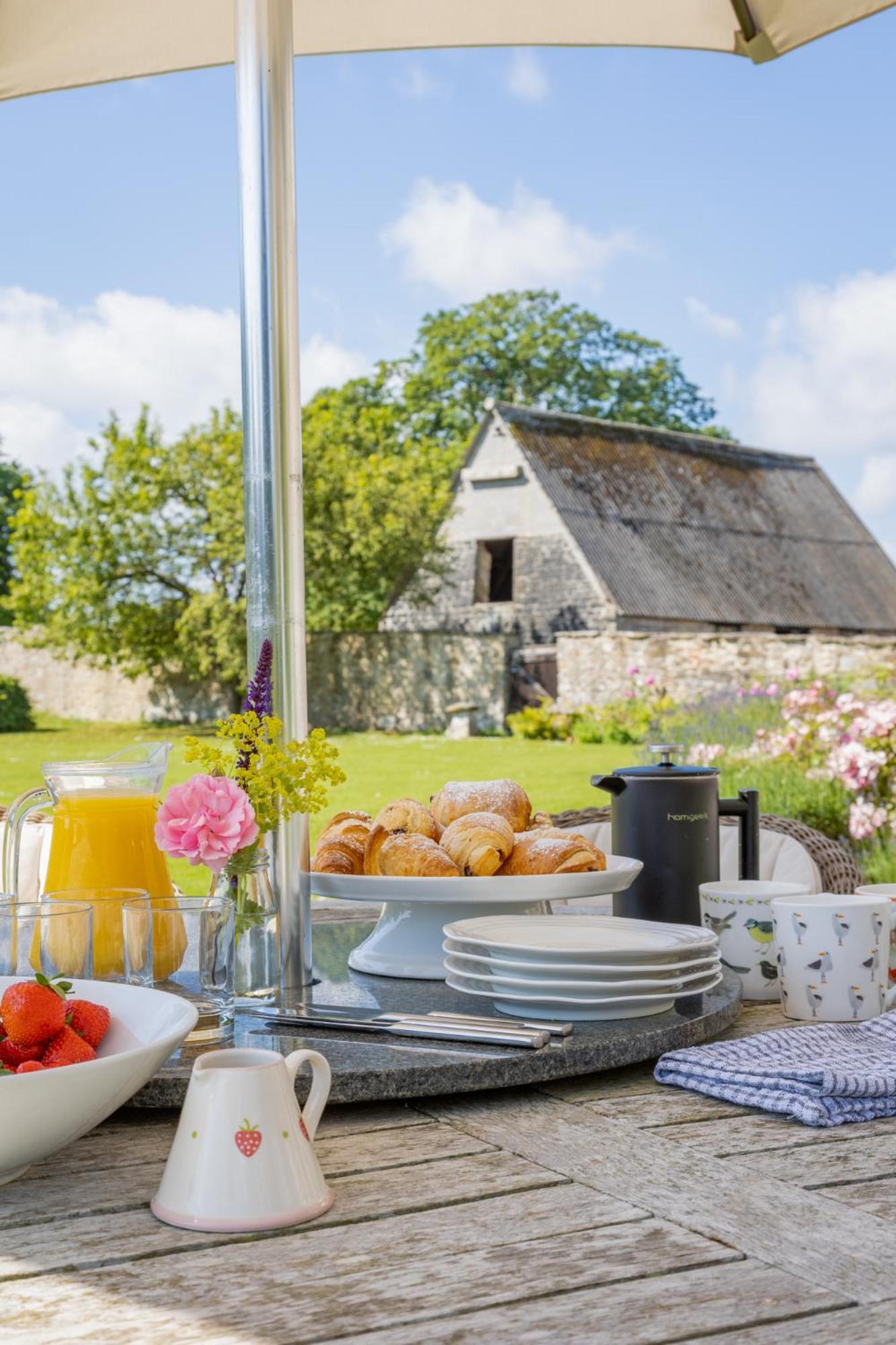 Overtown Manor Bed And Breakfast Swindon Eksteriør billede