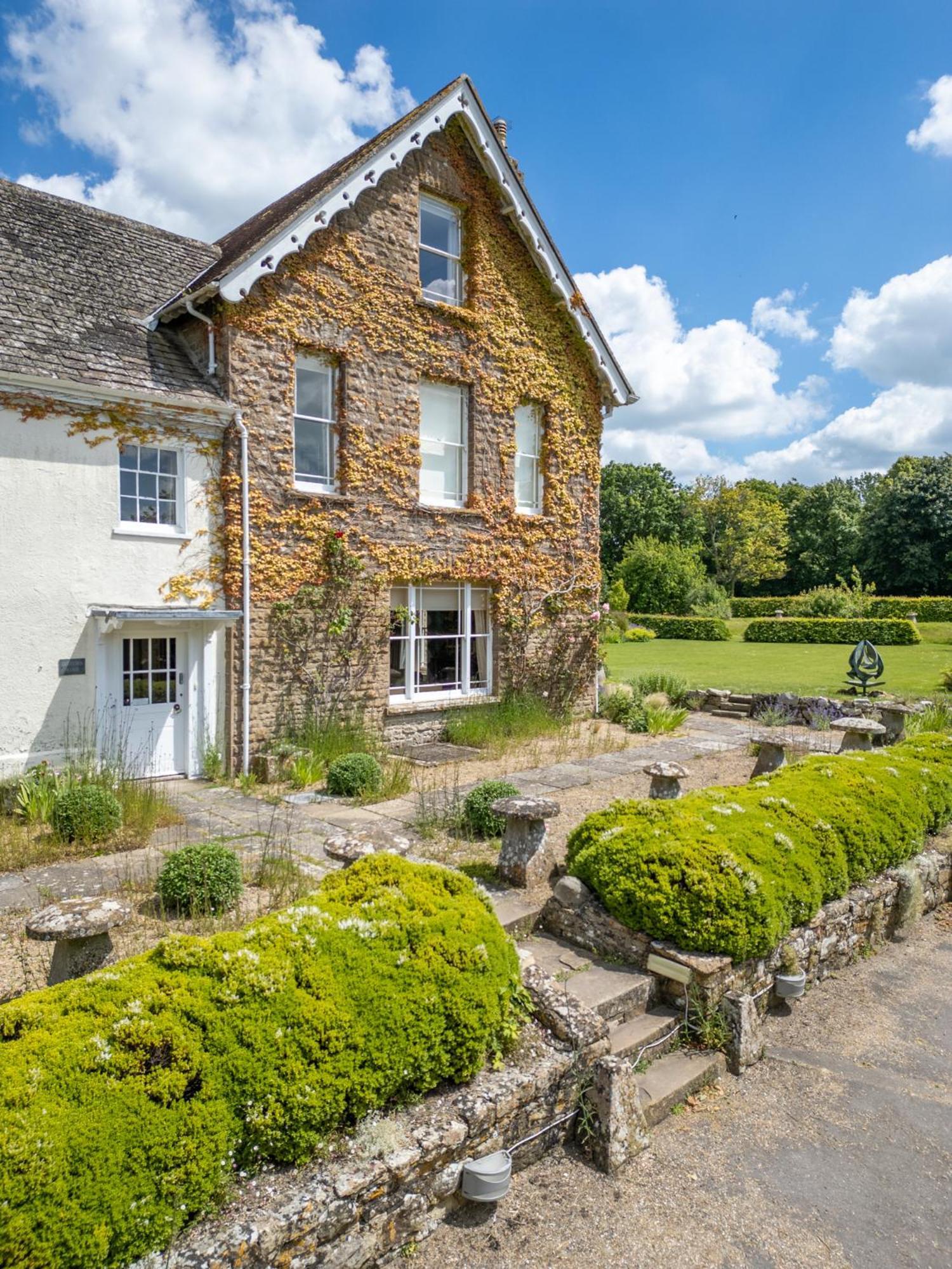 Overtown Manor Bed And Breakfast Swindon Eksteriør billede