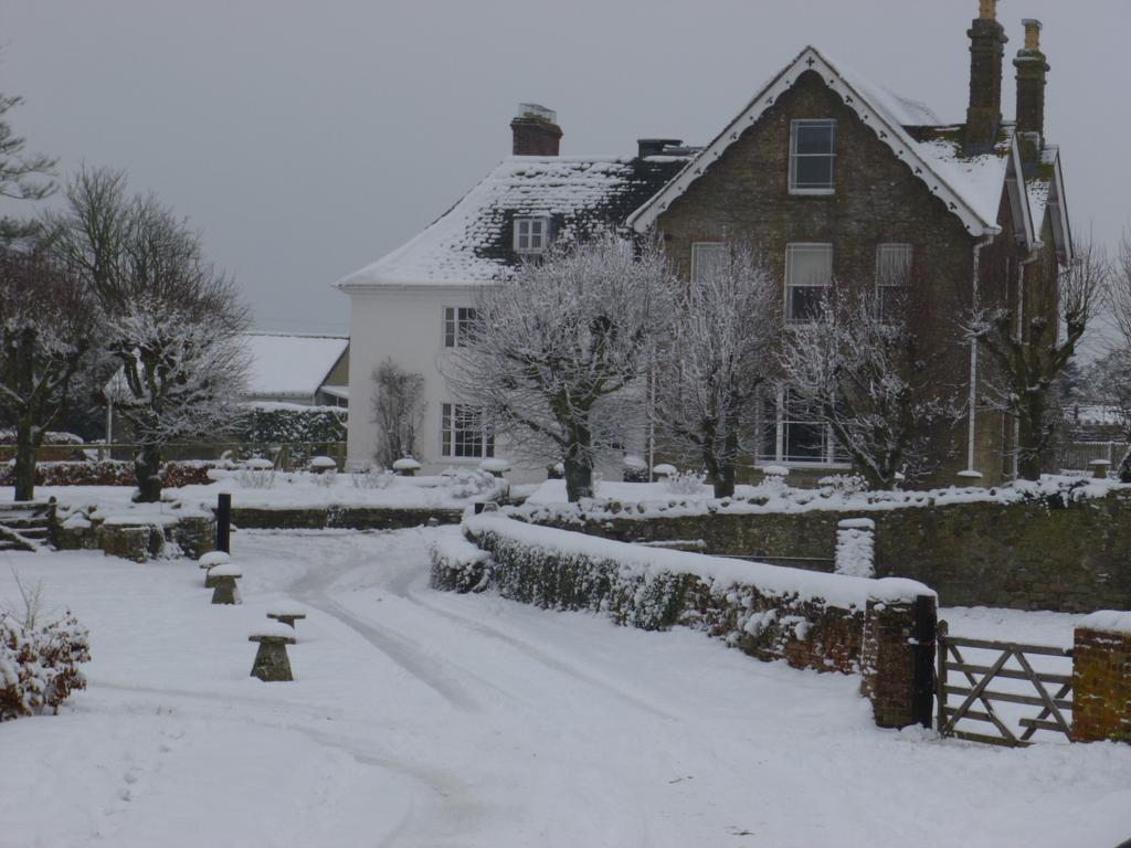 Overtown Manor Bed And Breakfast Swindon Eksteriør billede
